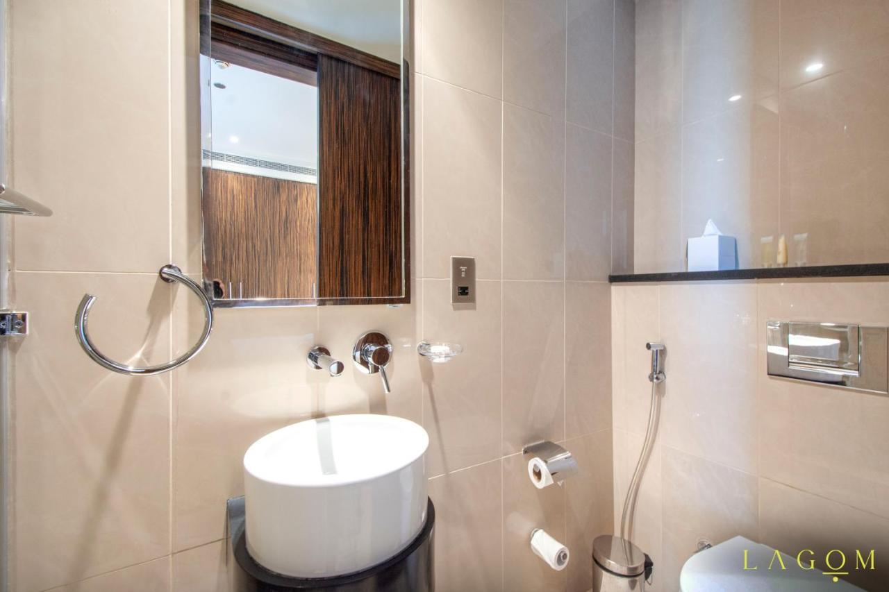 Songs Of The Lake By Lagom - Bonnington Apartment Jumeirah Lake Towers, Дубай Екстериор снимка